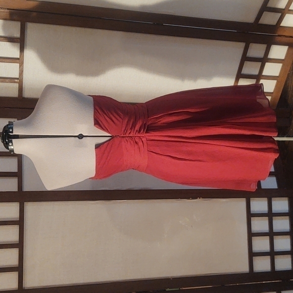 David's Bridal Short Crinkle Chiffon Dress with Front Cascade Wine Dress Sz 4 - Picture 5 of 10